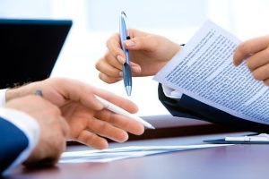 Cómo calcular la indemnización por despido en contratos de personalidad jurídica